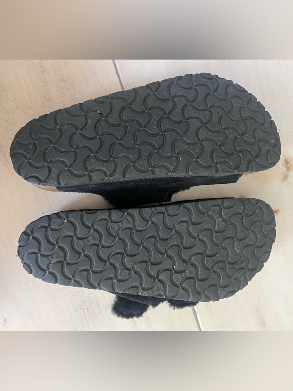 Birkenstock Black Arizona Shearing - Picture 2 of 4